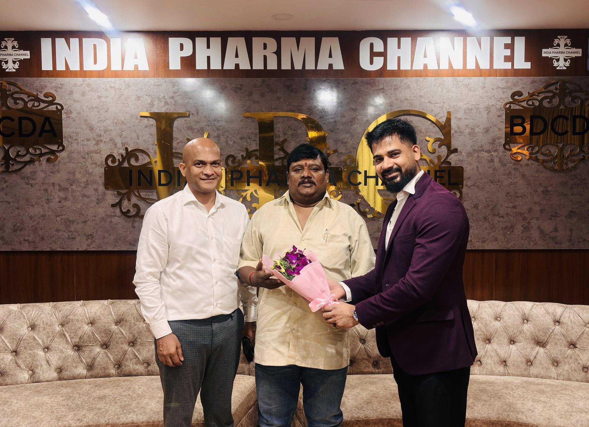 Roni Paul with Mr. B. Thirunavukkarasu, President of the Bangalore District Chemists & Druggists Association, and Dr. Sri Hari Alapaty, MedMate medical advisor, at India Pharma Channel