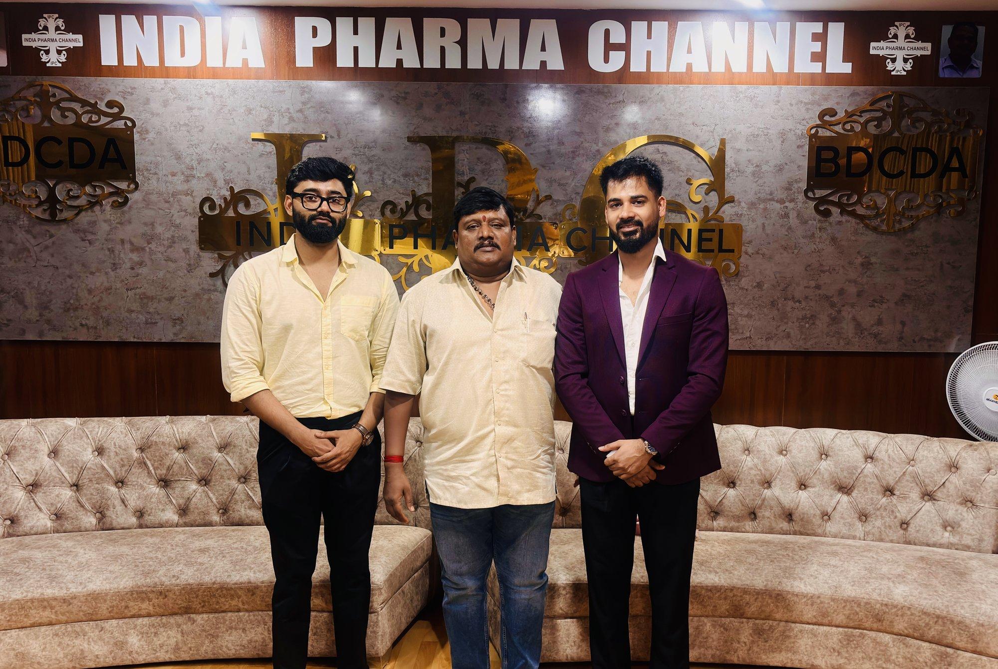 Roni Paul with MedMate co-founder Akash Srivastava and Mr. B. Thirunavukkarasu, President of BDCDA, at India Pharma Channel